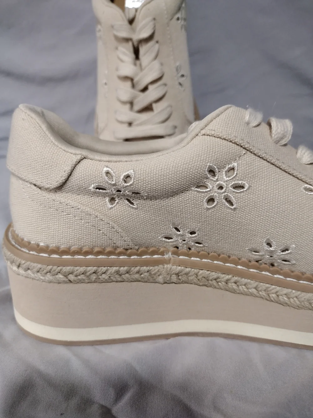 Dolce Vita Cream Platform Lace-Up Sneakers 6.5 Canvas